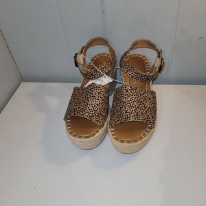 UNIVERSAL THREAD ANIMAL PRINT MORGAN WEDGE SANDAL SIZE 7 NWT